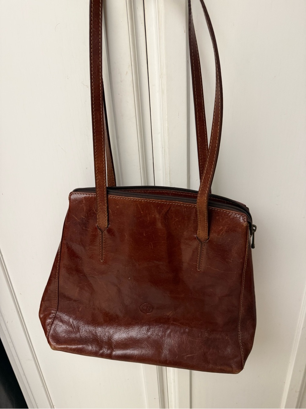 Classic Brown Leather Shoulder Bag with Double Straps